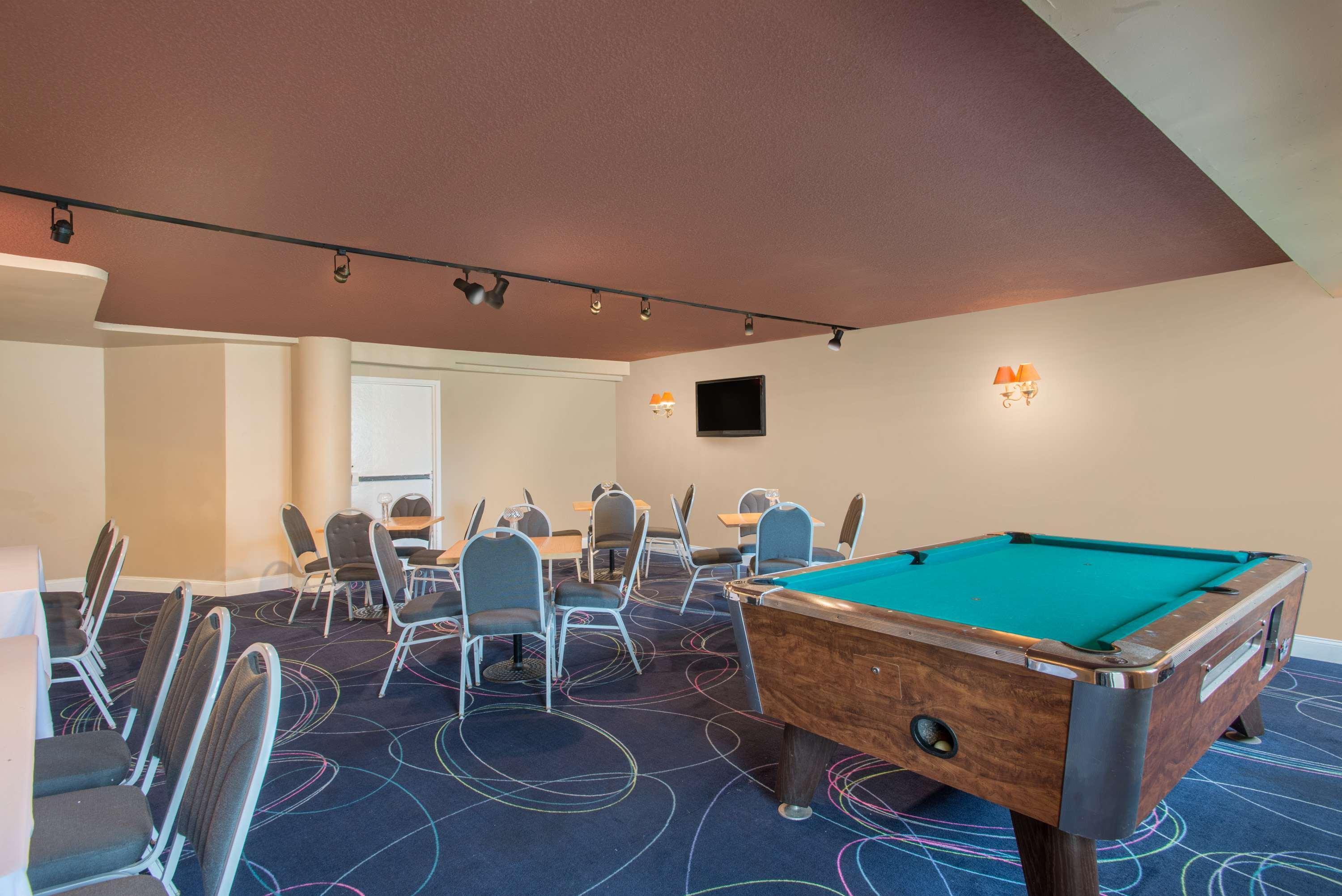 Ramada By Wyndham Allentown Bethlehem Экстерьер фото