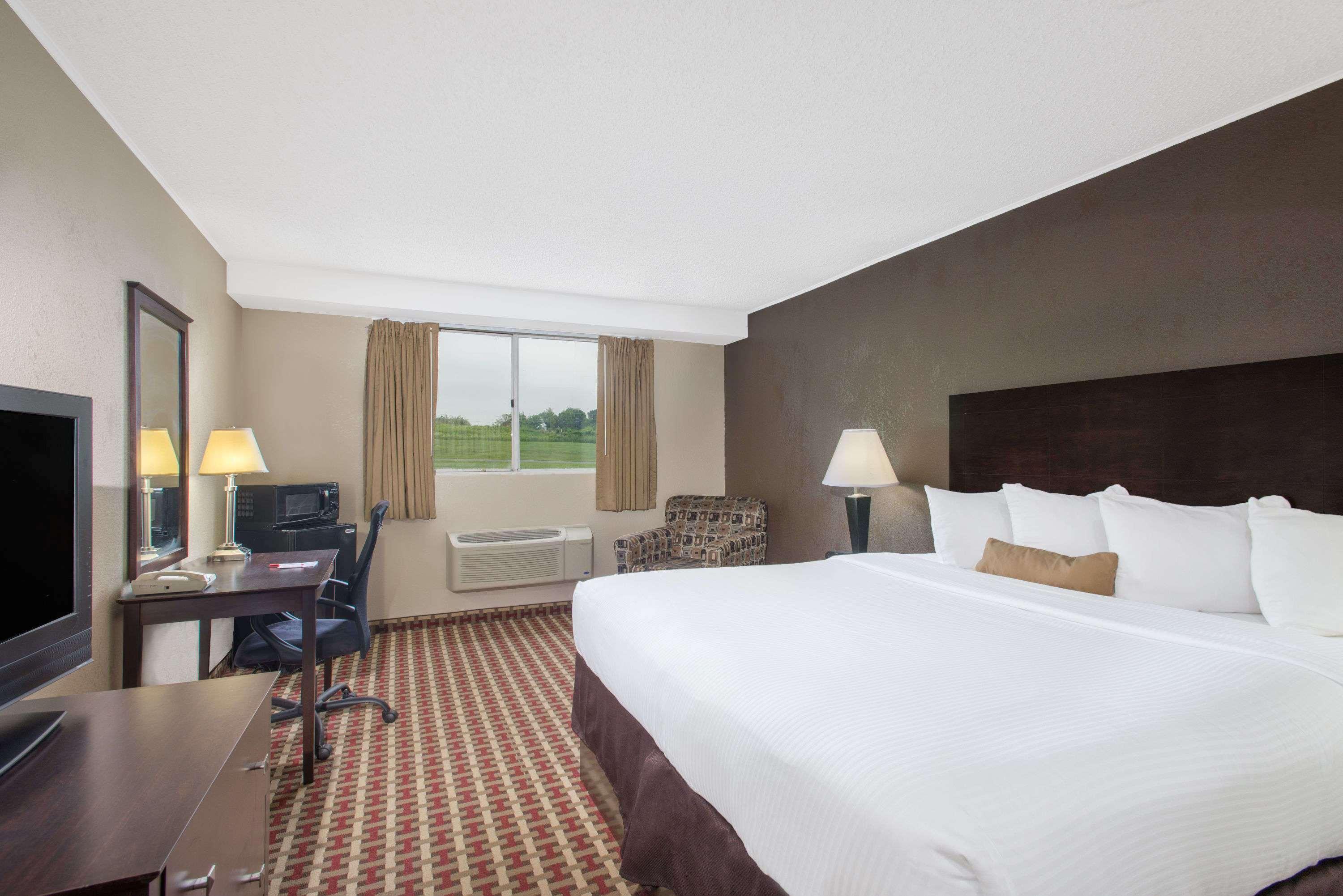 Ramada By Wyndham Allentown Bethlehem Экстерьер фото