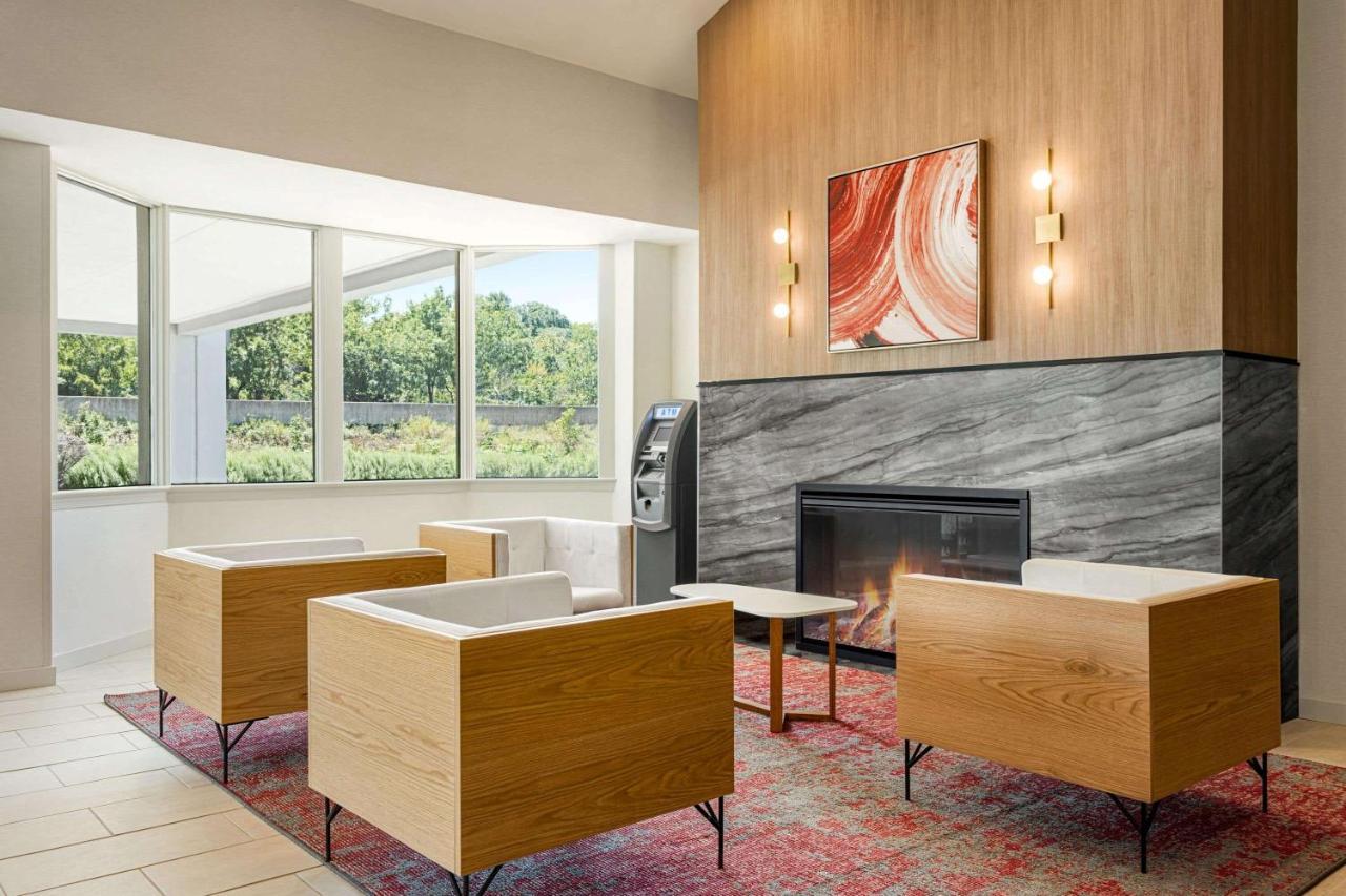 Ramada By Wyndham Allentown Bethlehem Экстерьер фото