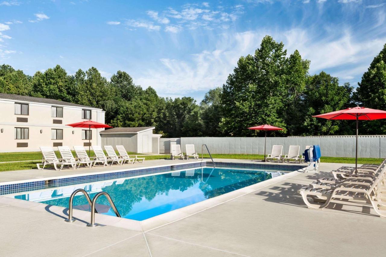 Ramada By Wyndham Allentown Bethlehem Экстерьер фото