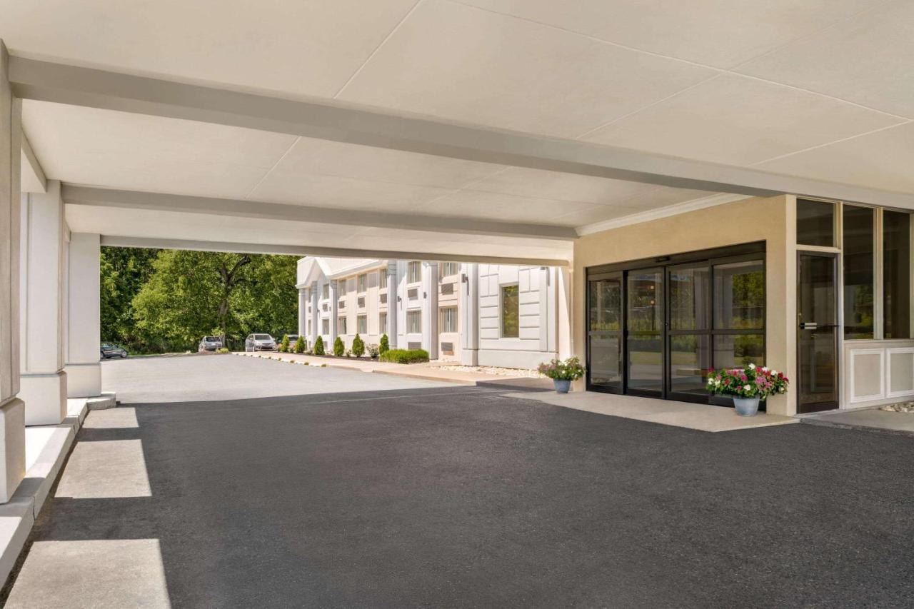 Ramada By Wyndham Allentown Bethlehem Экстерьер фото