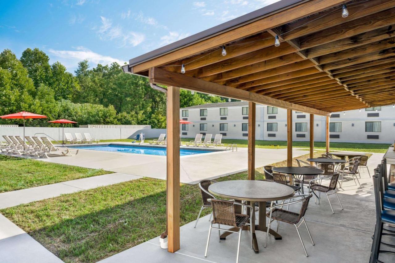 Ramada By Wyndham Allentown Bethlehem Экстерьер фото