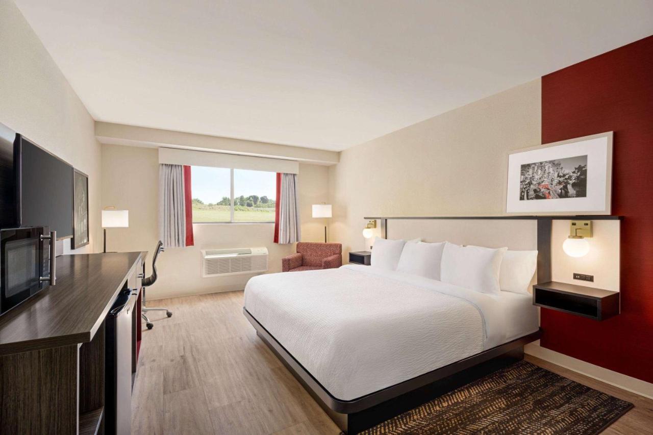 Ramada By Wyndham Allentown Bethlehem Экстерьер фото