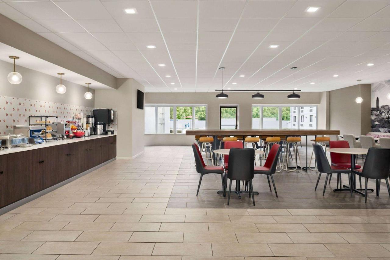 Ramada By Wyndham Allentown Bethlehem Экстерьер фото