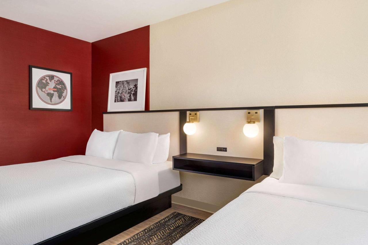 Ramada By Wyndham Allentown Bethlehem Экстерьер фото