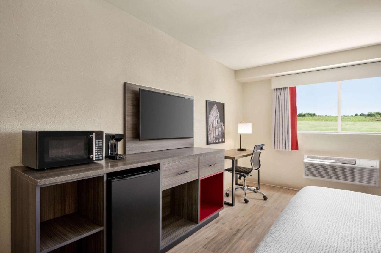Ramada By Wyndham Allentown Bethlehem Экстерьер фото