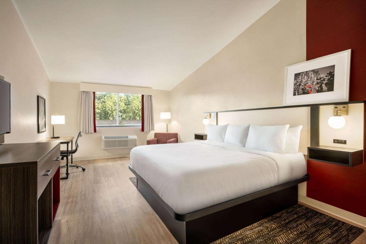 Ramada By Wyndham Allentown Bethlehem Экстерьер фото