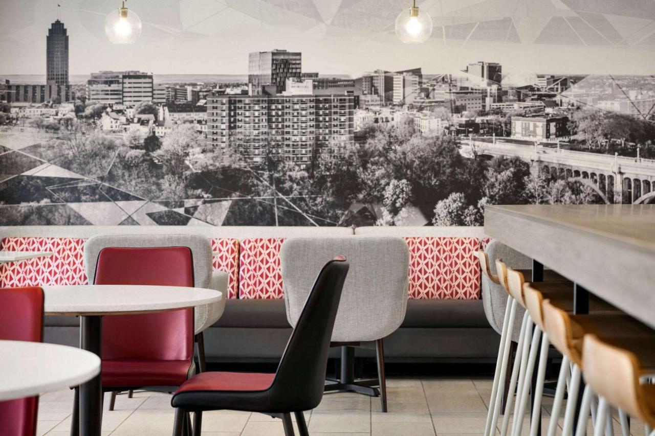 Ramada By Wyndham Allentown Bethlehem Экстерьер фото